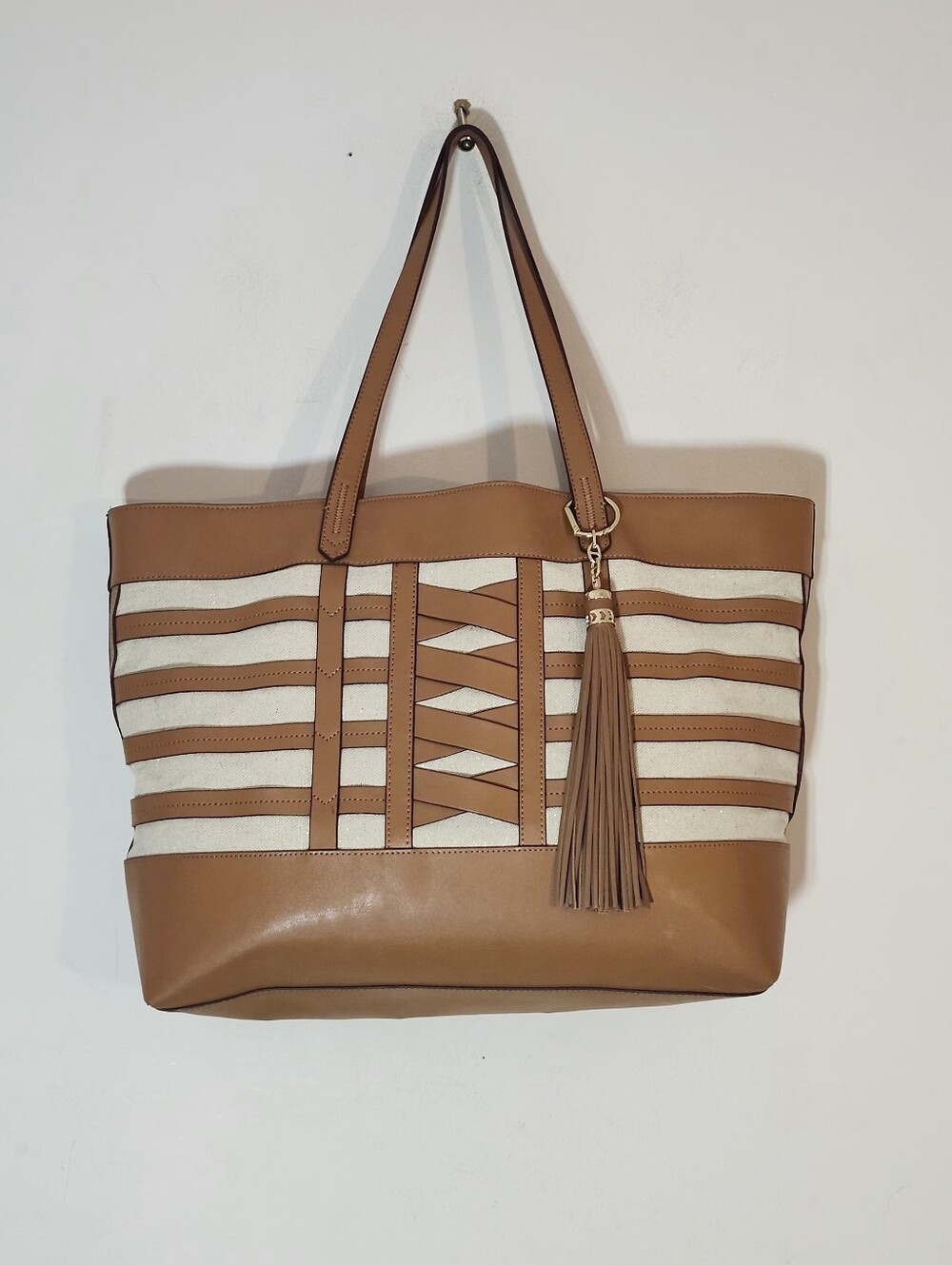 Stella & Dot Valencia Textured Tote with Tassel Color :Tan/ Cream